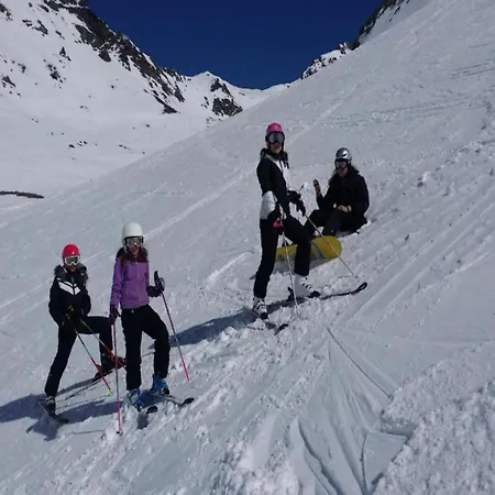 In Les Bains 600m From Skilift *
